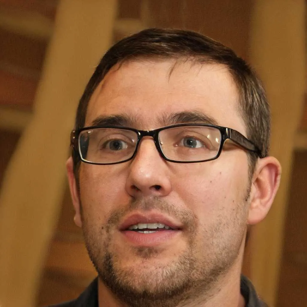 Lukas M.